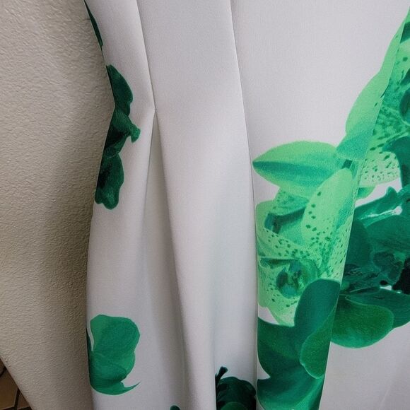 Calvin Klein fit & flare orchid floral print dress size Small - Picture 3 of 5